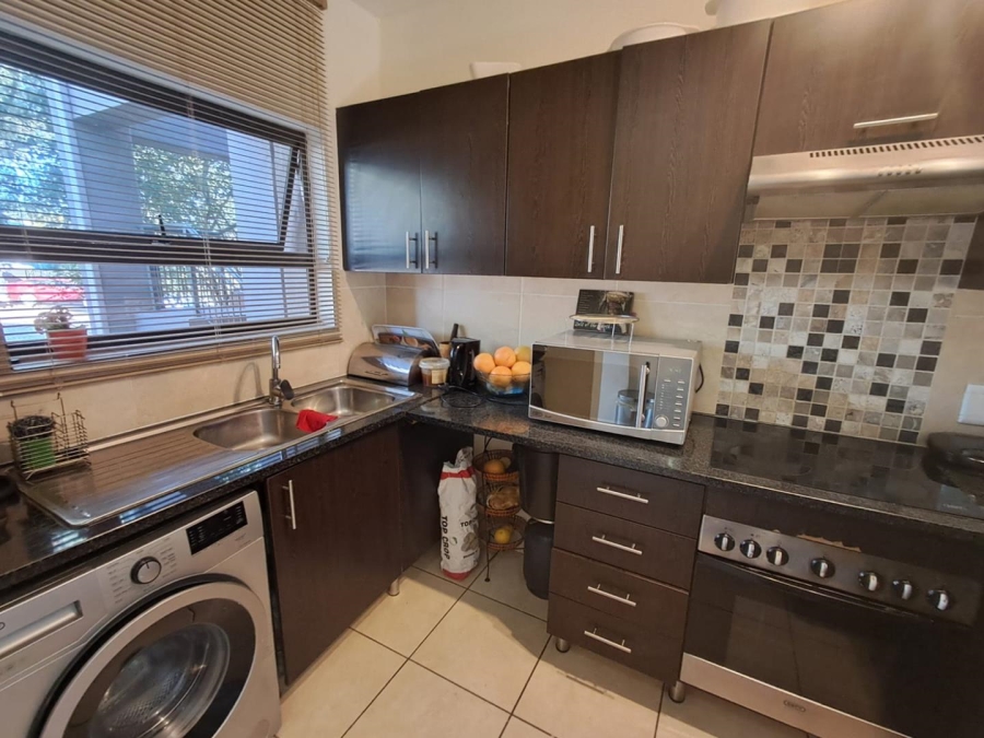 3 Bedroom Property for Sale in Mulbarton Gauteng