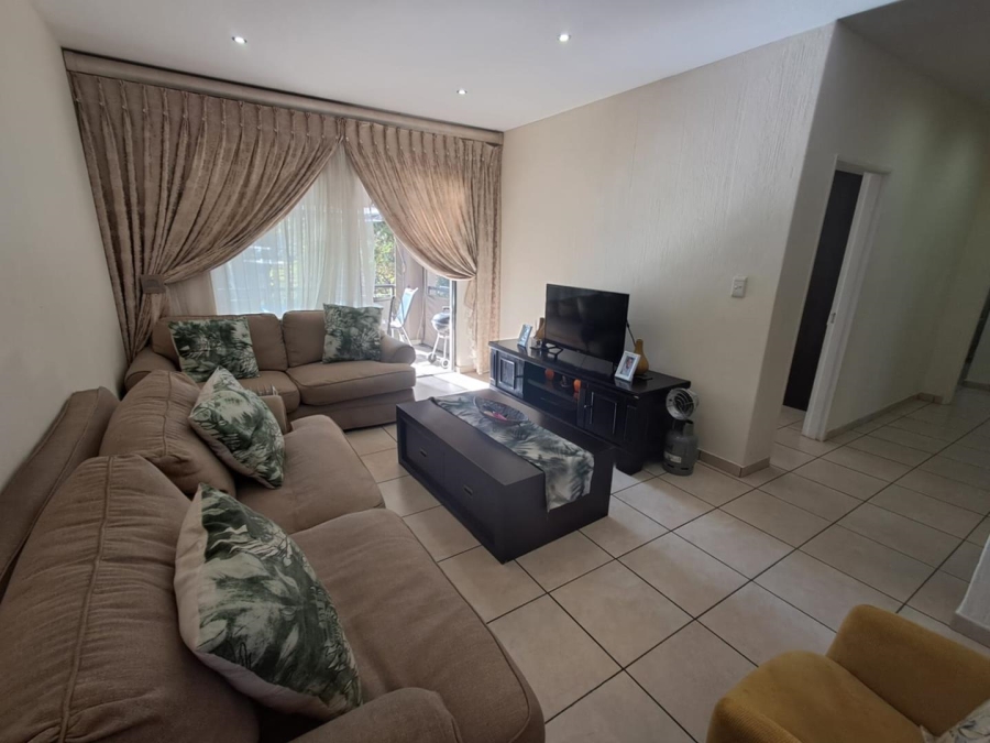 3 Bedroom Property for Sale in Mulbarton Gauteng