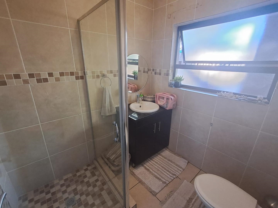 3 Bedroom Property for Sale in Mulbarton Gauteng