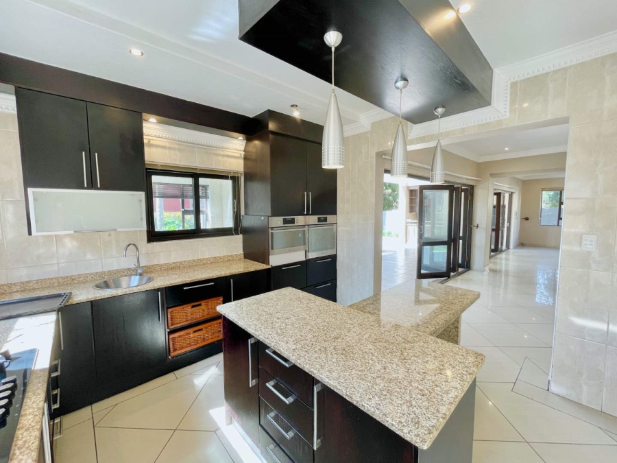 5 Bedroom Property for Sale in Silver Lakes Gauteng