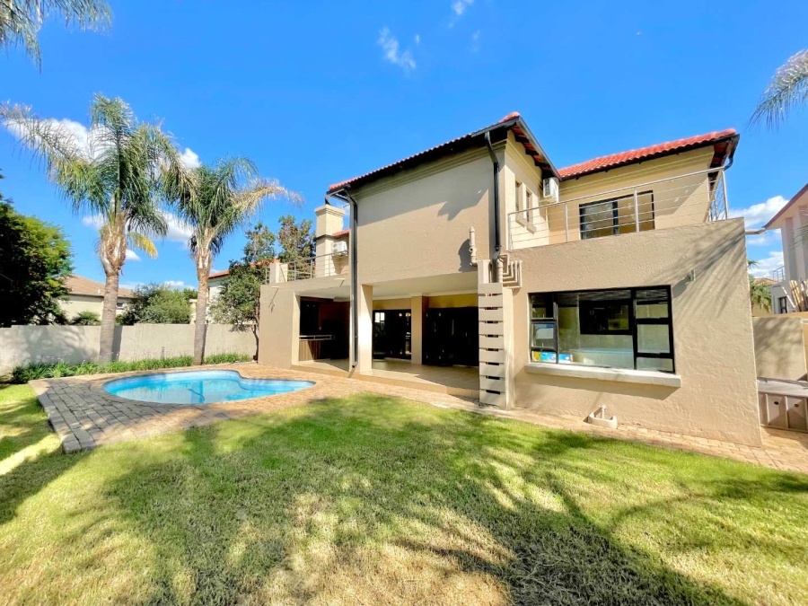 5 Bedroom Property for Sale in Silver Lakes Gauteng