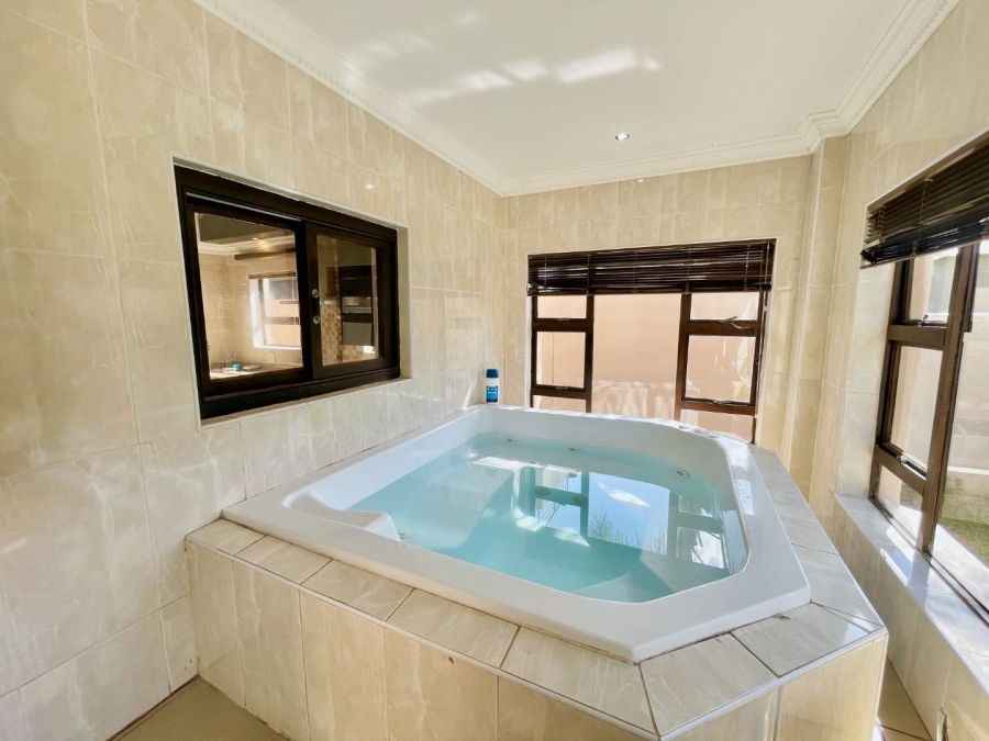 5 Bedroom Property for Sale in Silver Lakes Gauteng