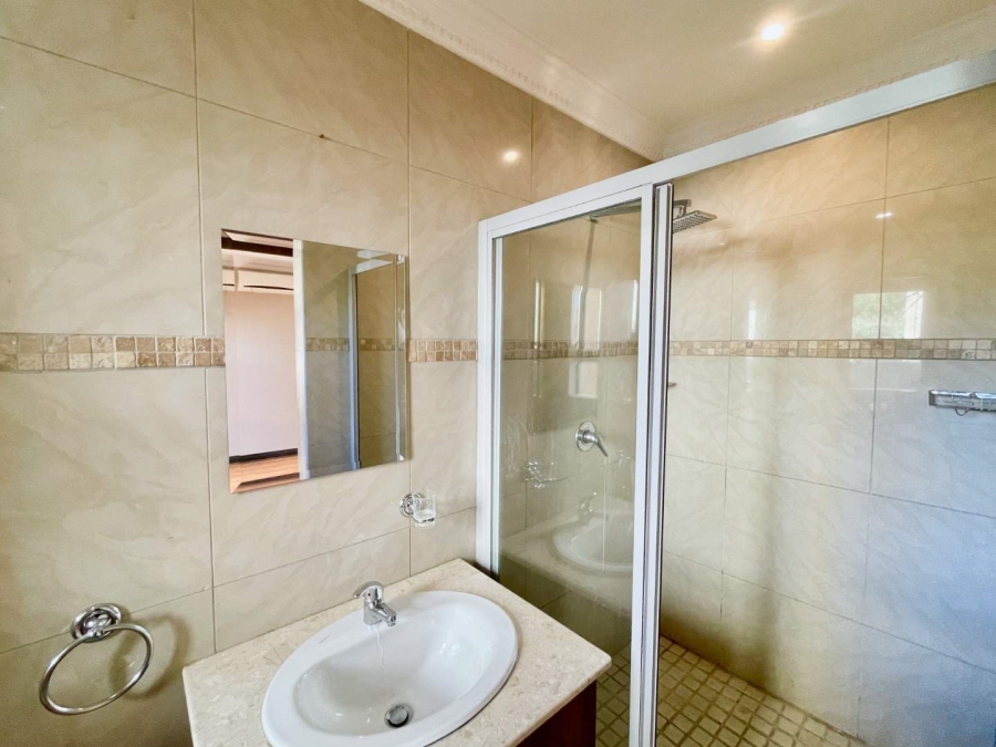 5 Bedroom Property for Sale in Silver Lakes Gauteng