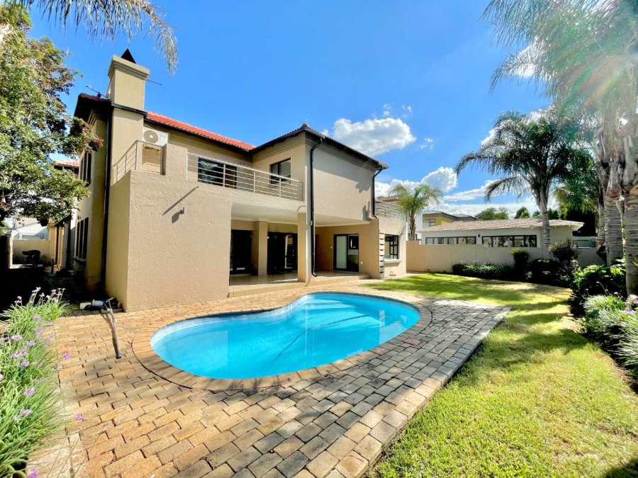 5 Bedroom Property for Sale in Silver Lakes Gauteng