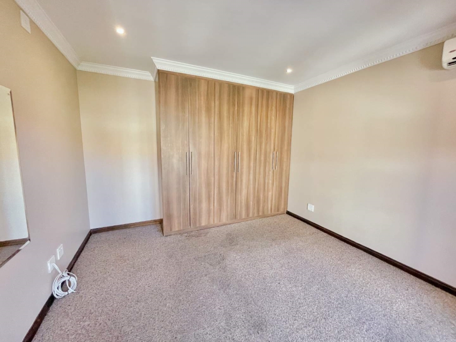 5 Bedroom Property for Sale in Silver Lakes Gauteng