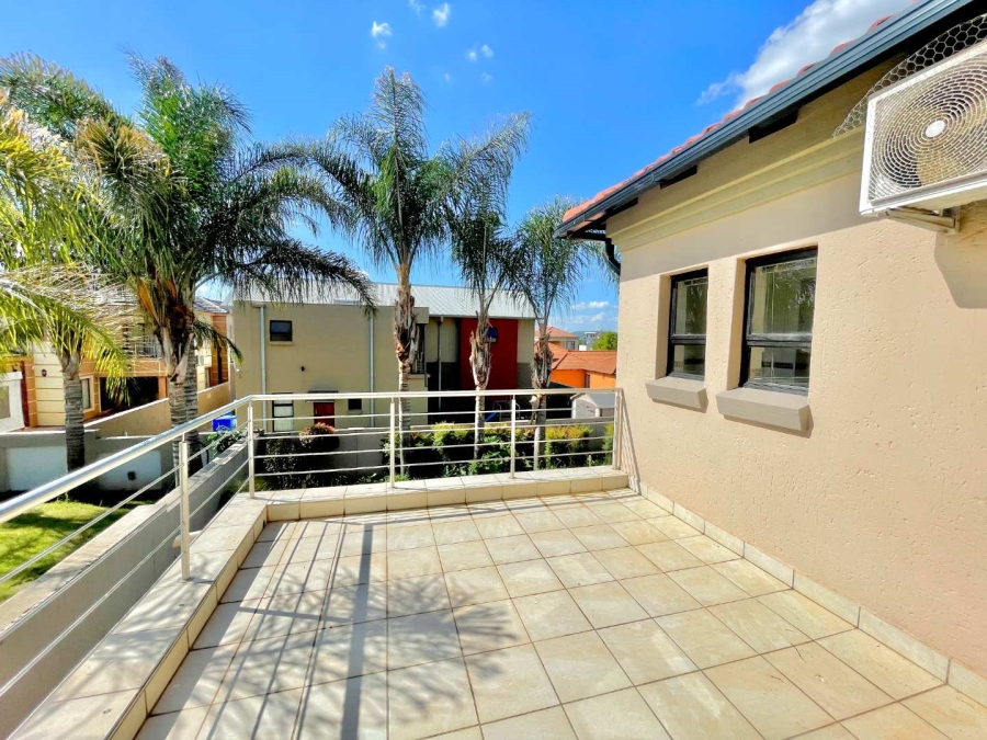 5 Bedroom Property for Sale in Silver Lakes Gauteng