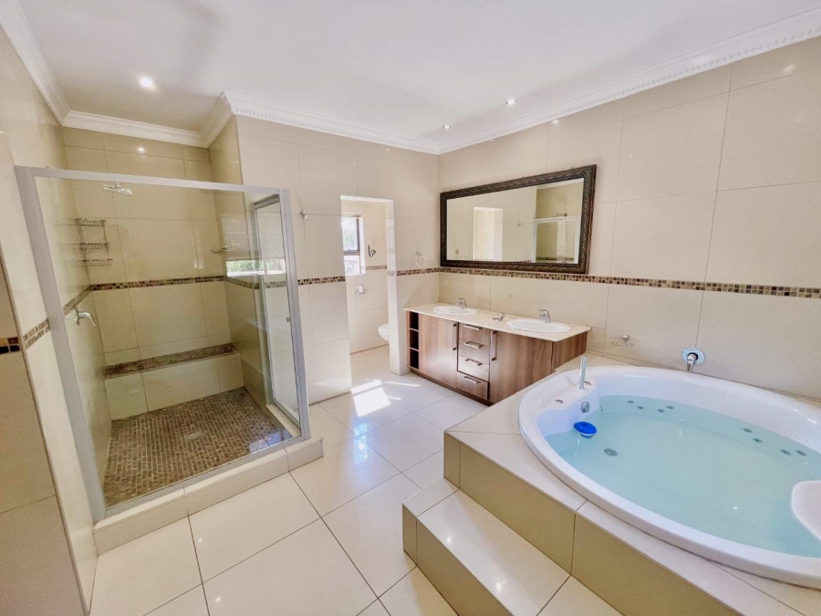 5 Bedroom Property for Sale in Silver Lakes Gauteng