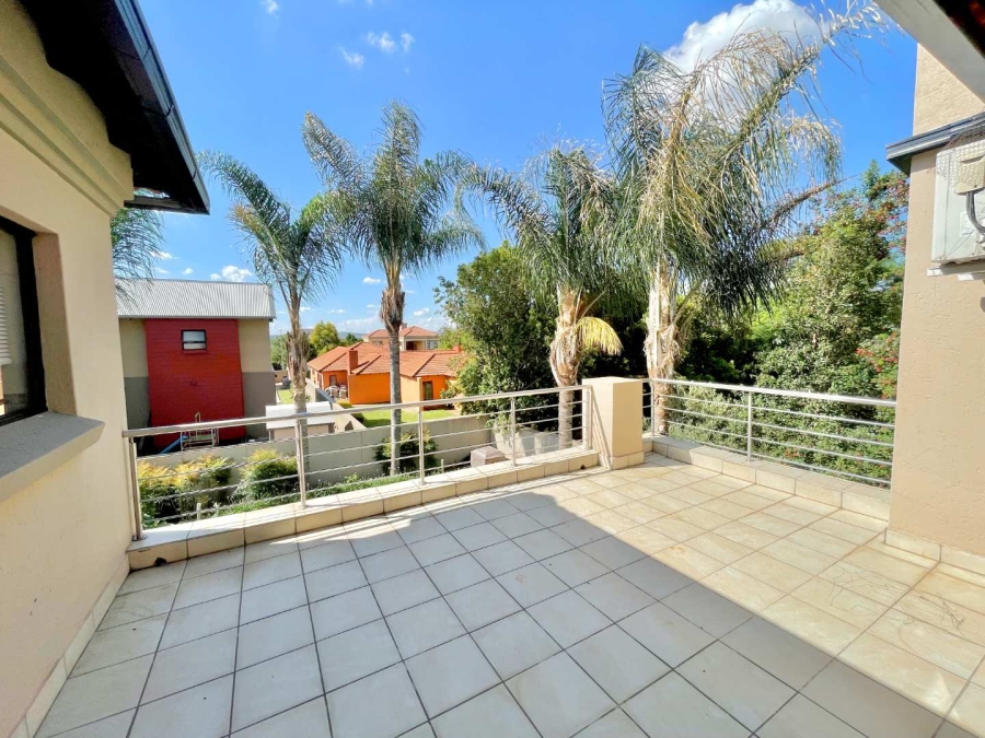 5 Bedroom Property for Sale in Silver Lakes Gauteng