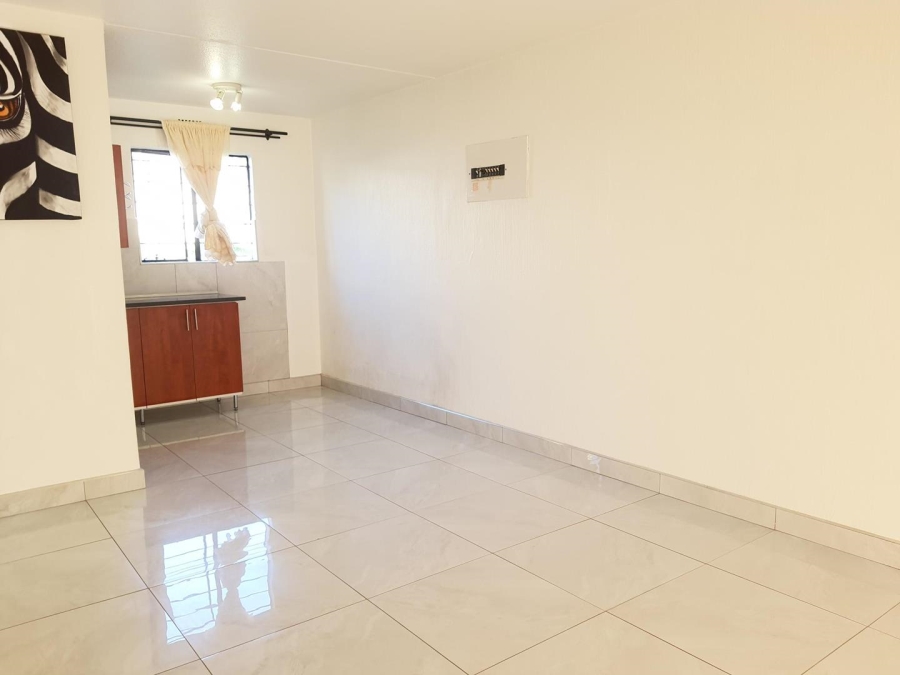To Let 2 Bedroom Property for Rent in Sundowner Gauteng