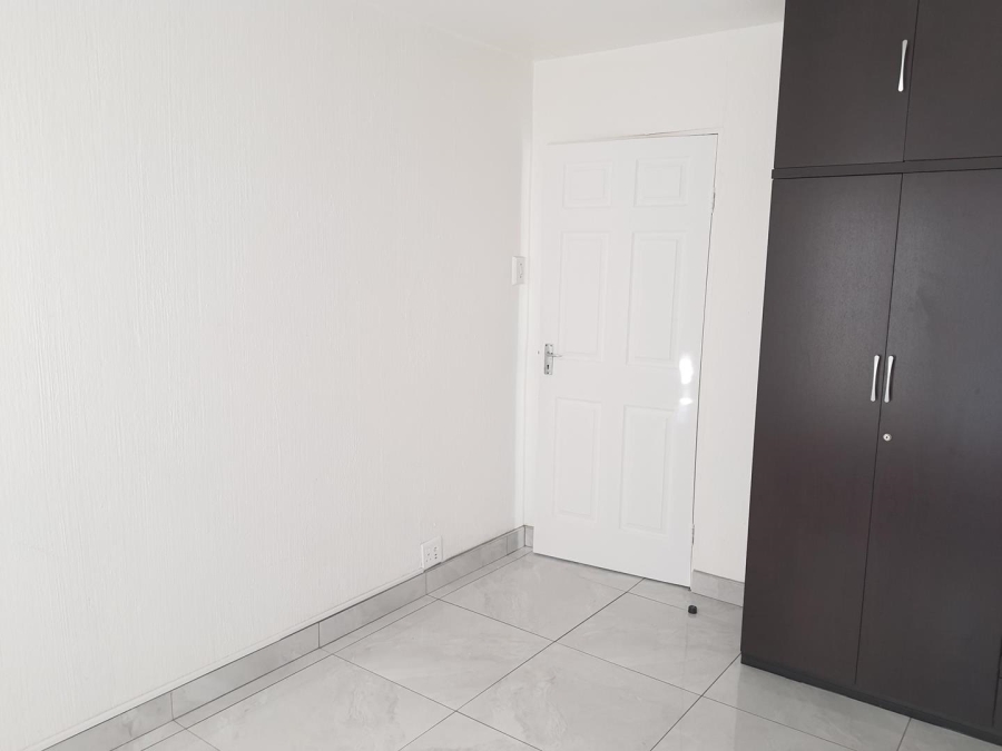 To Let 2 Bedroom Property for Rent in Sundowner Gauteng