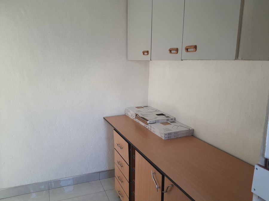 To Let 2 Bedroom Property for Rent in Sundowner Gauteng