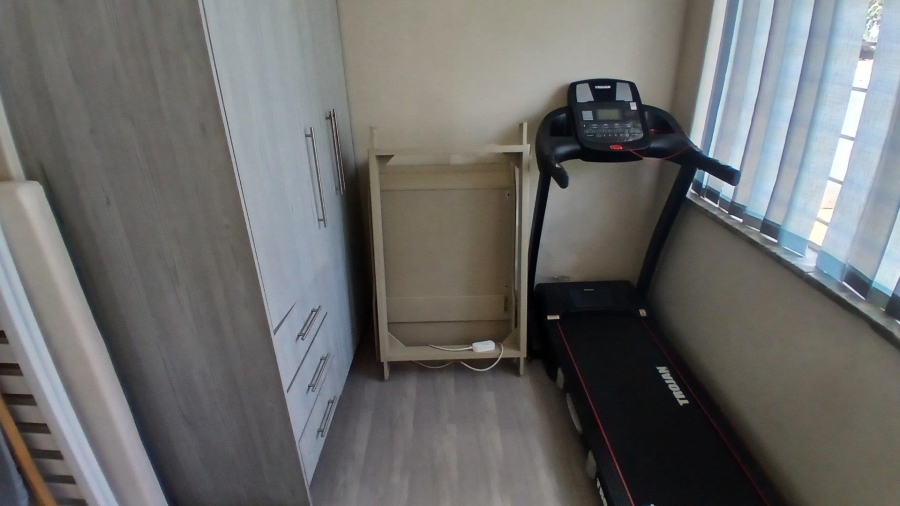To Let 4 Bedroom Property for Rent in Constantia Kloof Gauteng