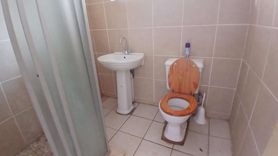 To Let 4 Bedroom Property for Rent in Constantia Kloof Gauteng