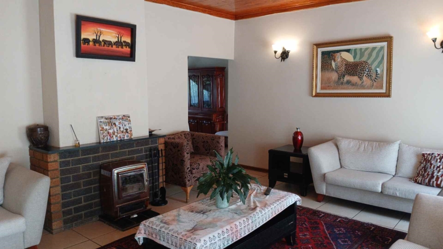 To Let 4 Bedroom Property for Rent in Constantia Kloof Gauteng