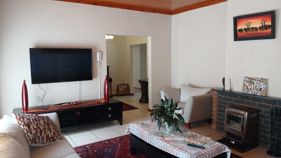 To Let 4 Bedroom Property for Rent in Constantia Kloof Gauteng