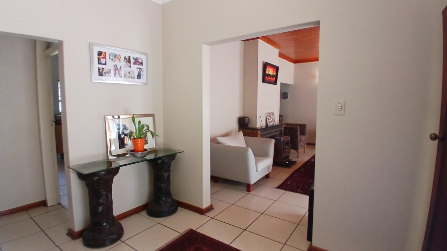 To Let 4 Bedroom Property for Rent in Constantia Kloof Gauteng