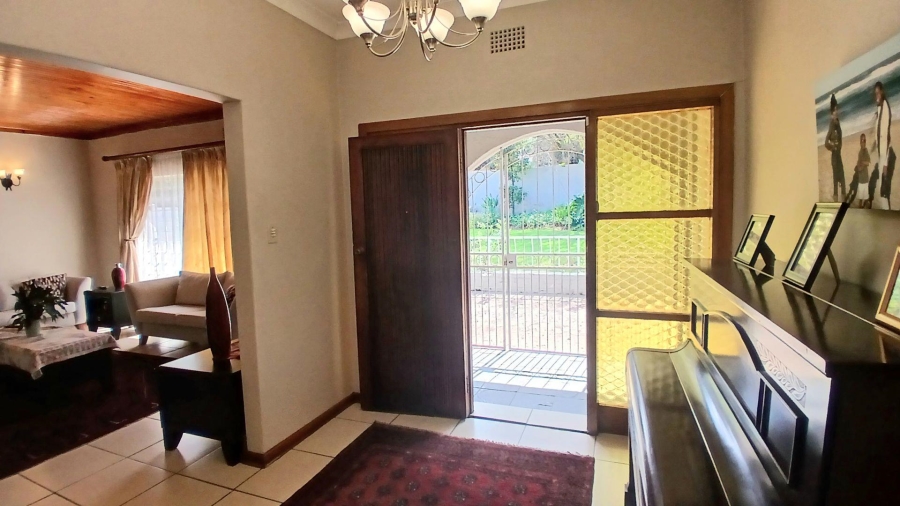 To Let 4 Bedroom Property for Rent in Constantia Kloof Gauteng