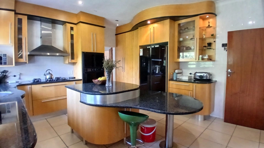 To Let 4 Bedroom Property for Rent in Constantia Kloof Gauteng