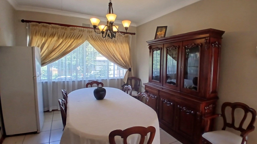 To Let 4 Bedroom Property for Rent in Constantia Kloof Gauteng