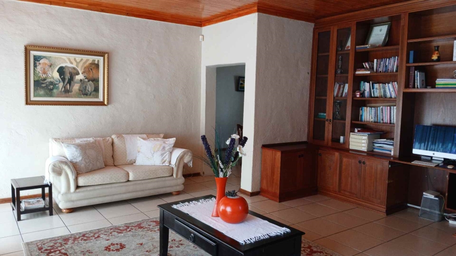 To Let 4 Bedroom Property for Rent in Constantia Kloof Gauteng