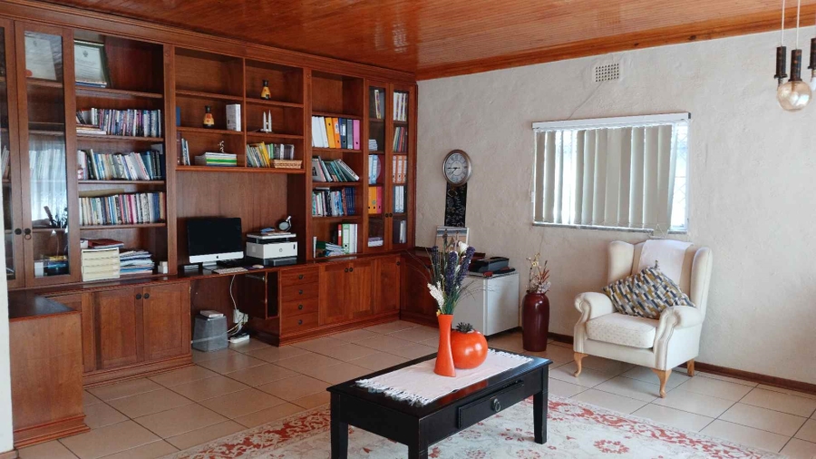 To Let 4 Bedroom Property for Rent in Constantia Kloof Gauteng