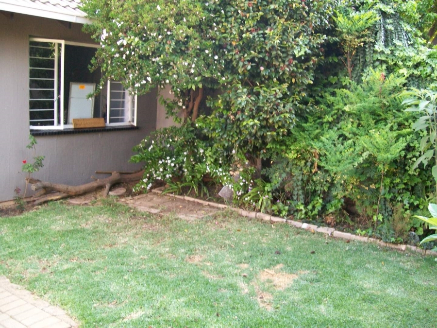 To Let 2 Bedroom Property for Rent in Northwold Gauteng
