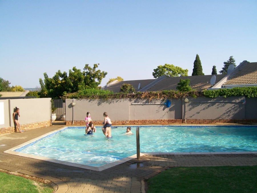 To Let 2 Bedroom Property for Rent in Northwold Gauteng