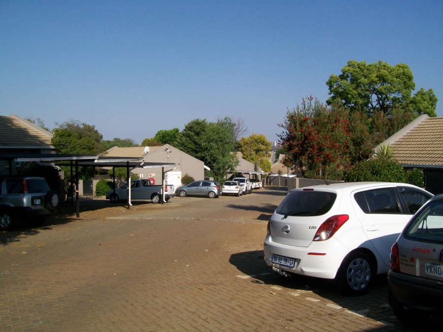 To Let 2 Bedroom Property for Rent in Northwold Gauteng