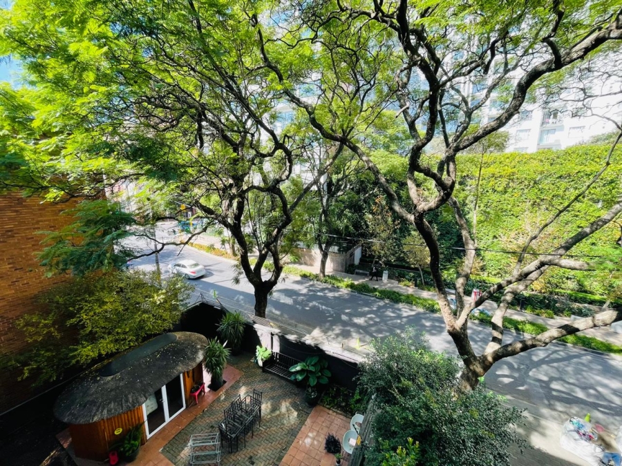 To Let 1 Bedroom Property for Rent in Rosebank Gauteng