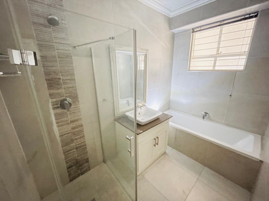 To Let 1 Bedroom Property for Rent in Rosebank Gauteng