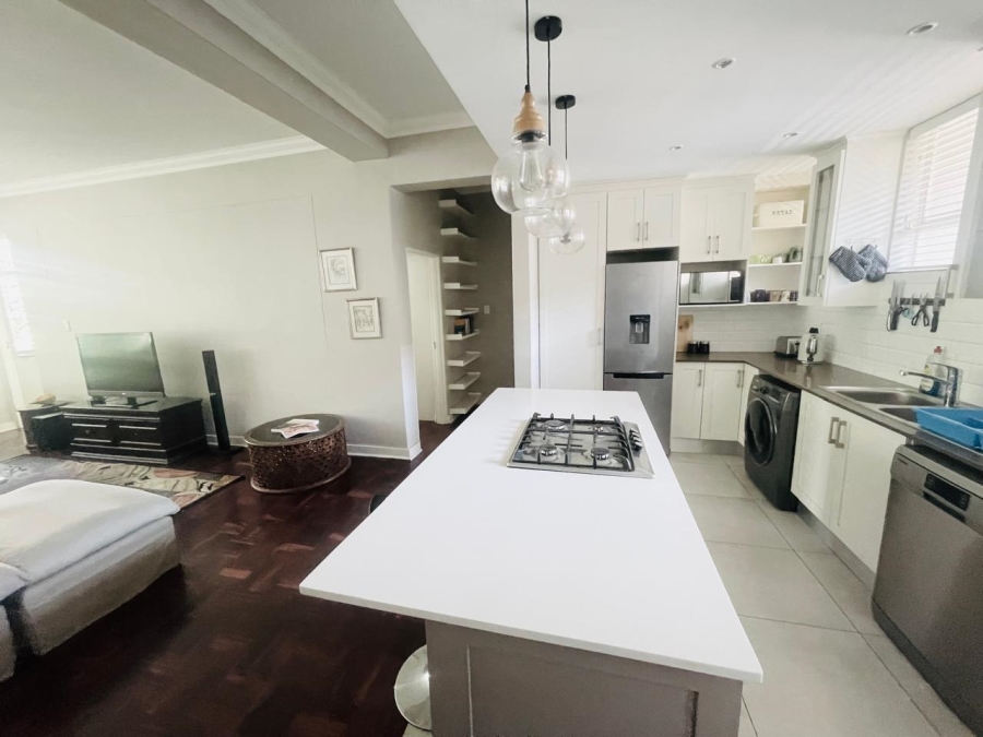 To Let 1 Bedroom Property for Rent in Rosebank Gauteng