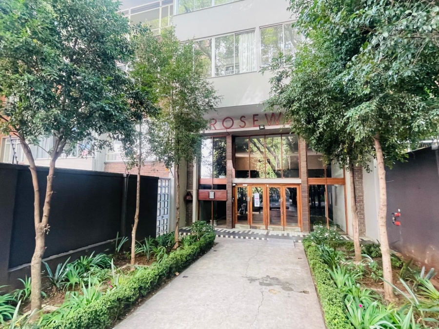 To Let 1 Bedroom Property for Rent in Rosebank Gauteng