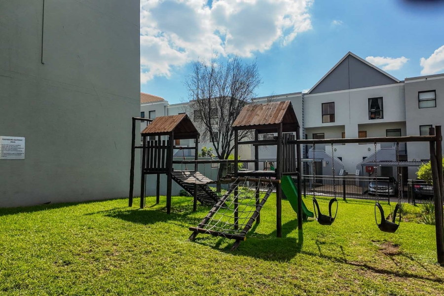 To Let 2 Bedroom Property for Rent in Magaliessig Gauteng