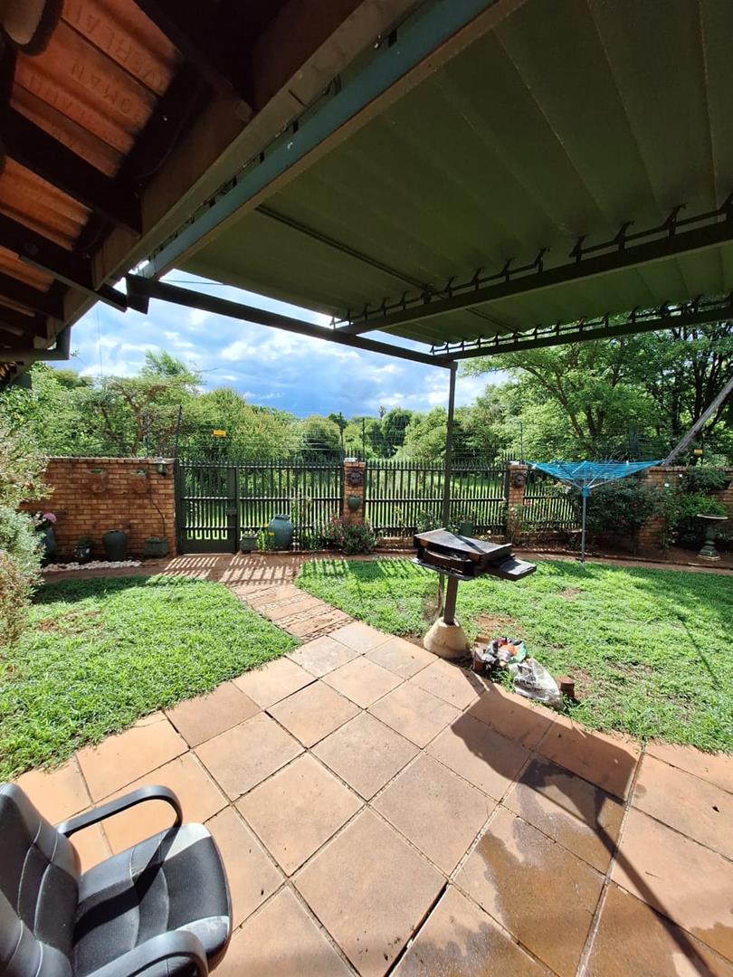 To Let 3 Bedroom Property for Rent in Faerie Glen Gauteng