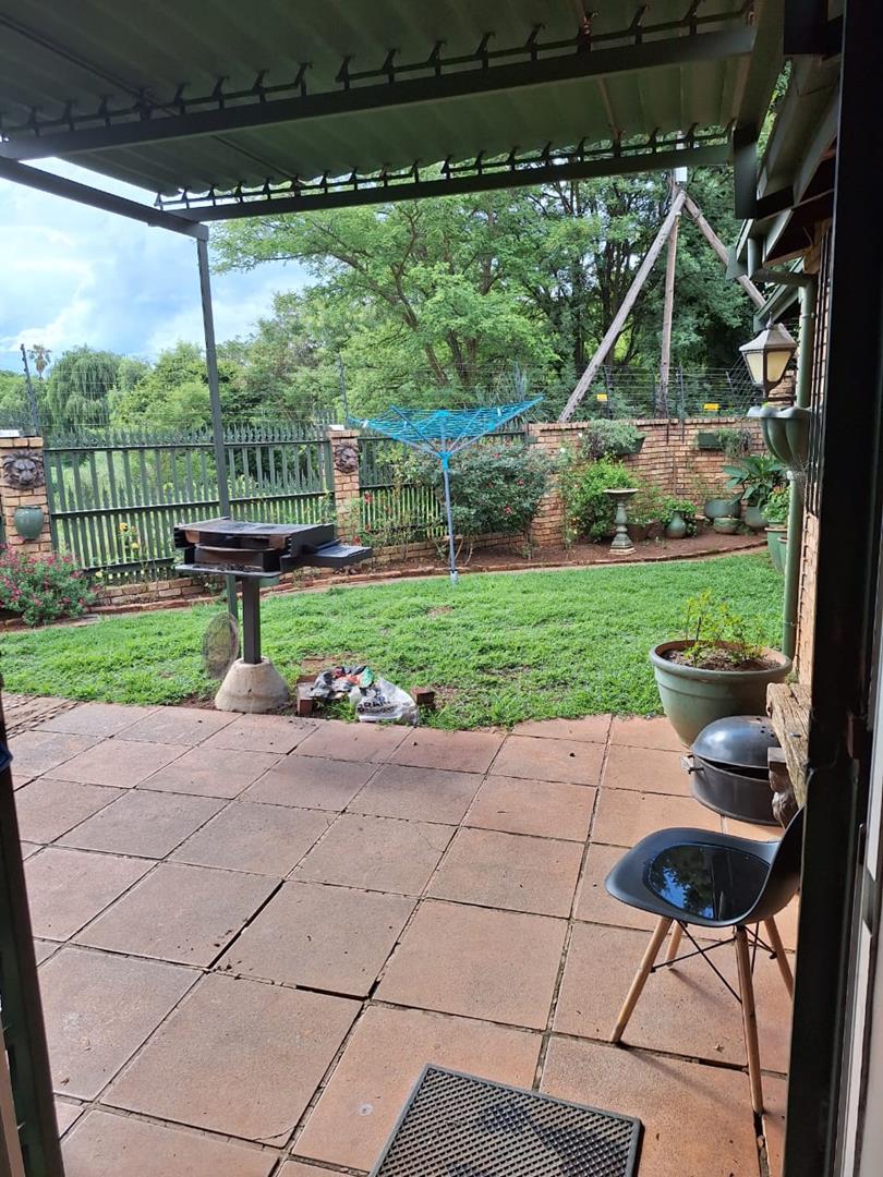 To Let 3 Bedroom Property for Rent in Faerie Glen Gauteng