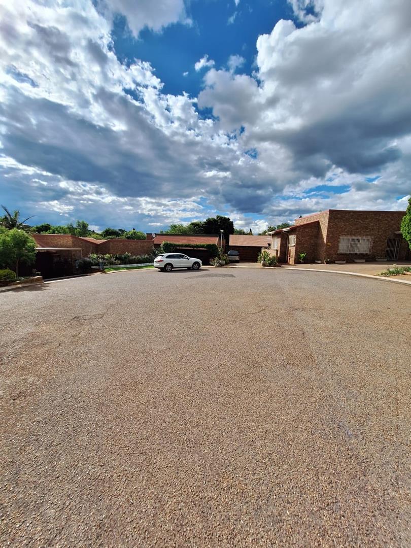 To Let 3 Bedroom Property for Rent in Faerie Glen Gauteng