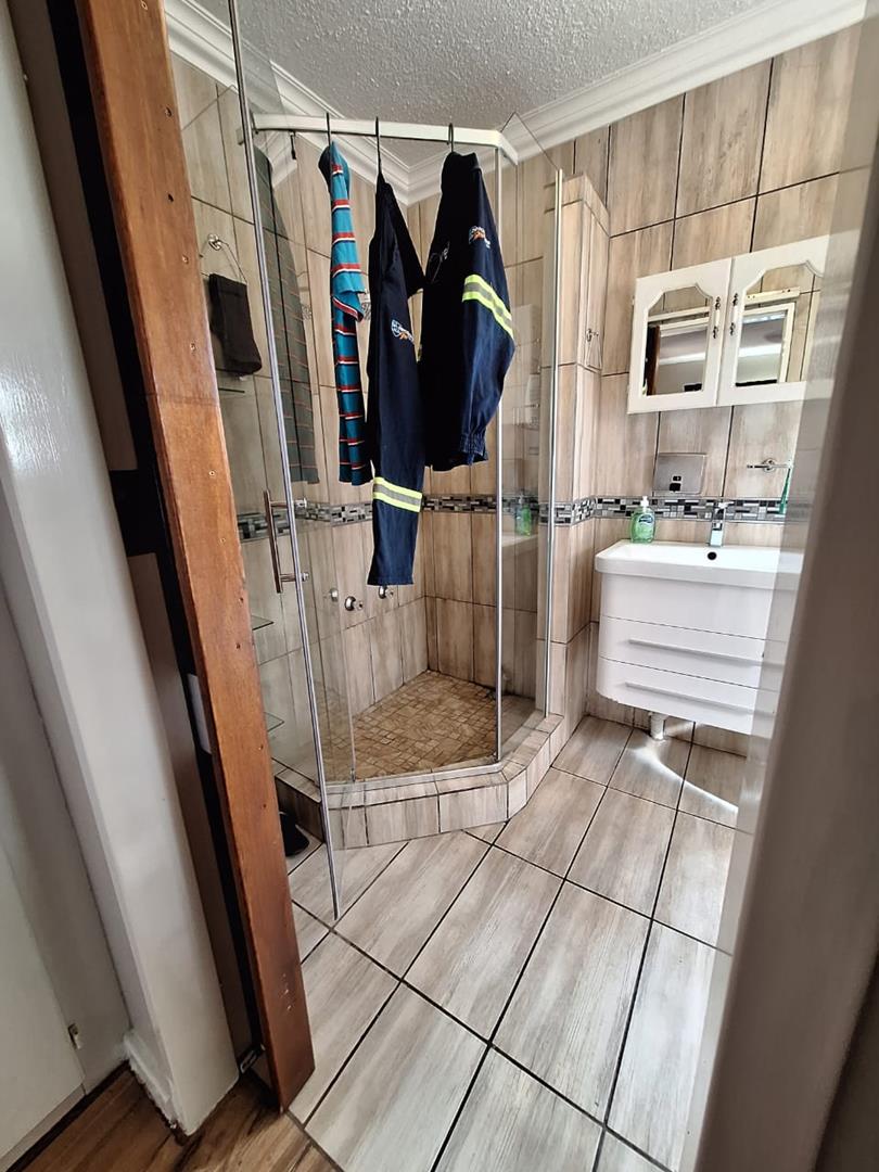 To Let 3 Bedroom Property for Rent in Faerie Glen Gauteng