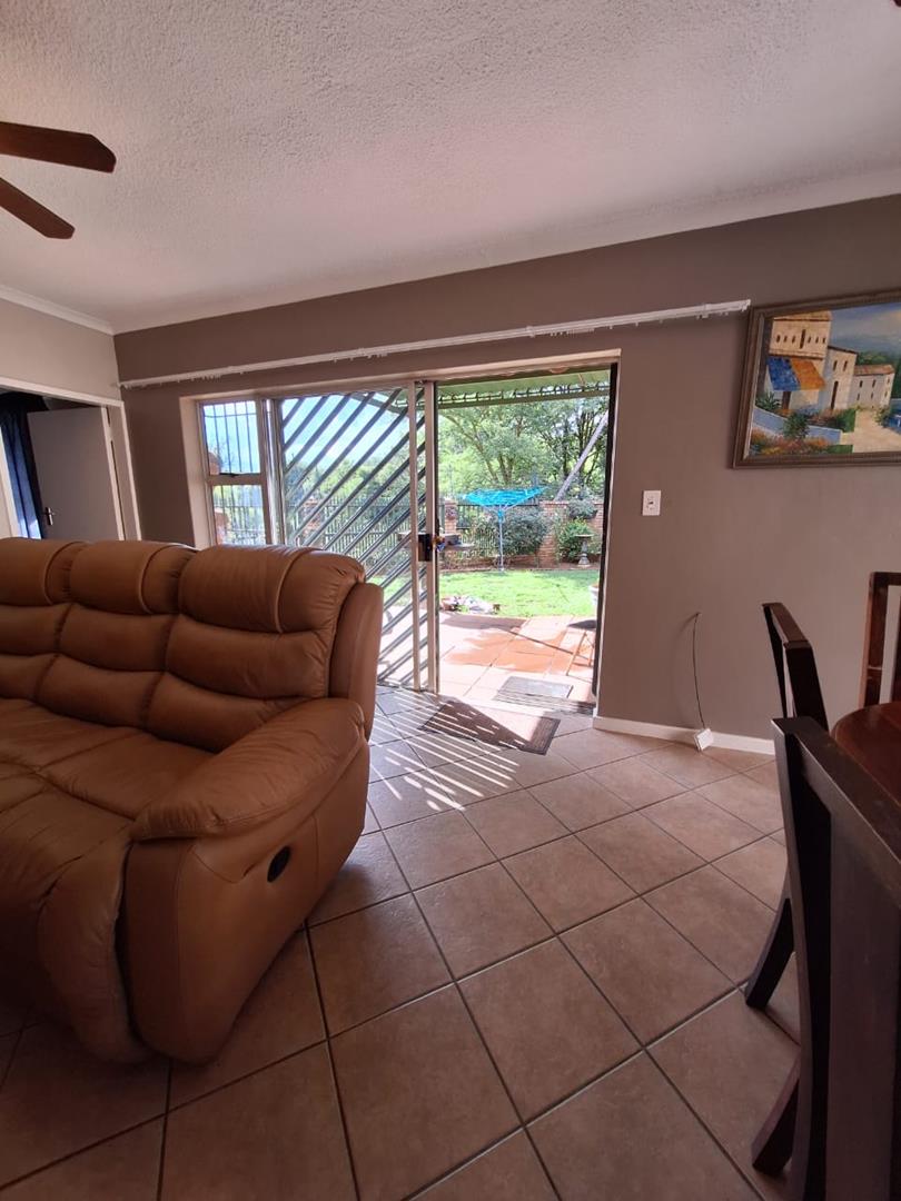 To Let 3 Bedroom Property for Rent in Faerie Glen Gauteng