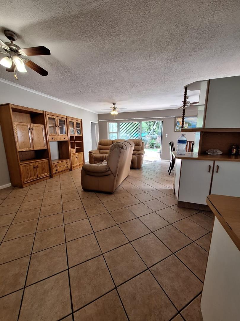 To Let 3 Bedroom Property for Rent in Faerie Glen Gauteng