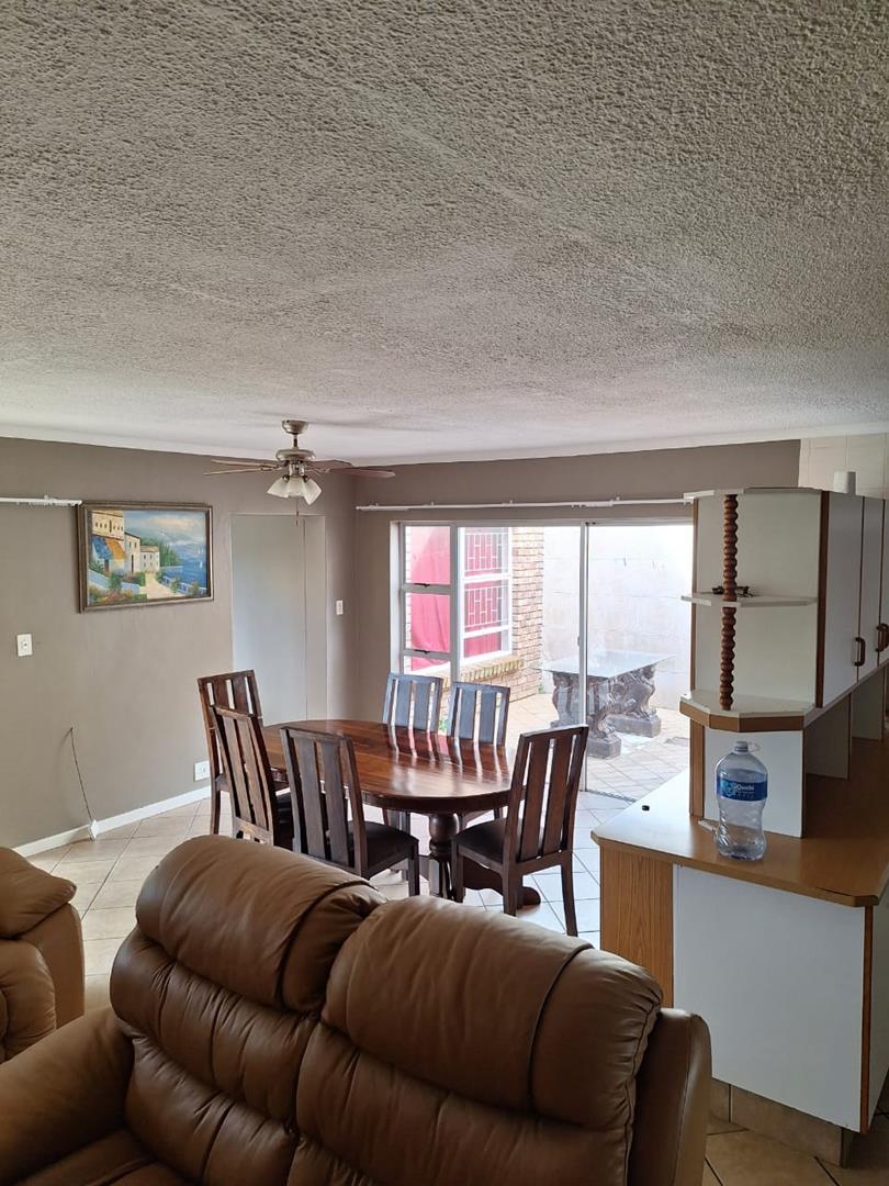 To Let 3 Bedroom Property for Rent in Faerie Glen Gauteng