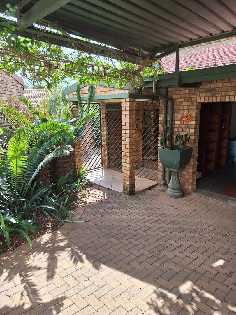 To Let 3 Bedroom Property for Rent in Faerie Glen Gauteng