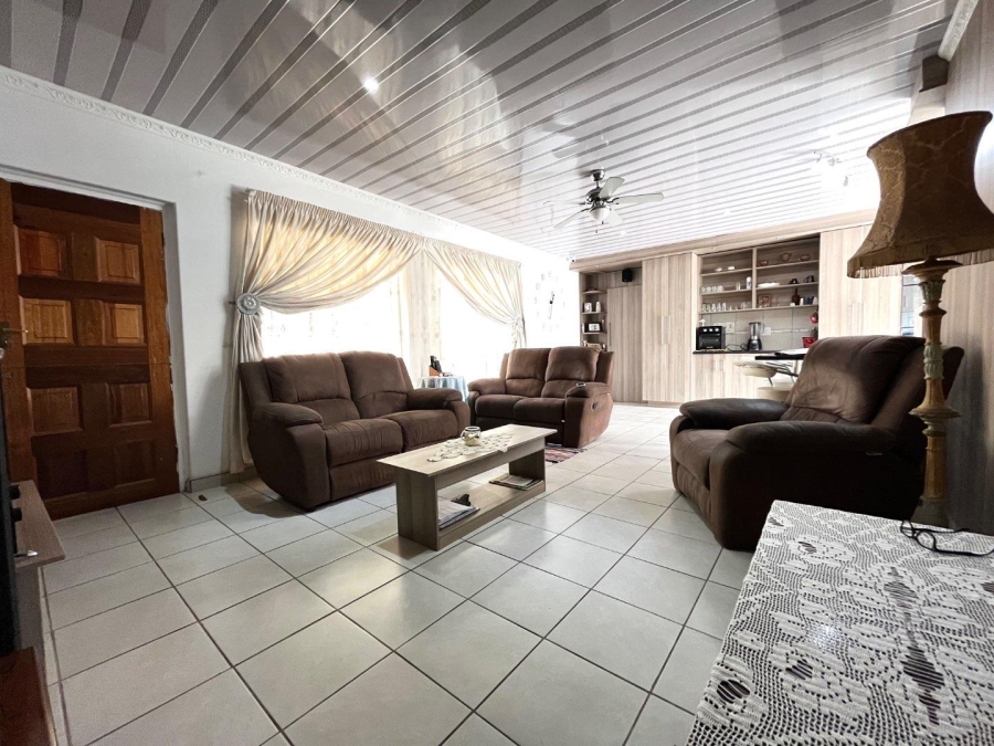7 Bedroom Property for Sale in Northmead Gauteng