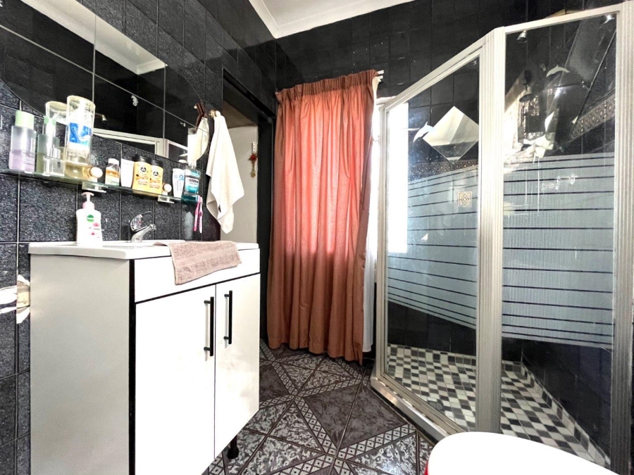 7 Bedroom Property for Sale in Northmead Gauteng