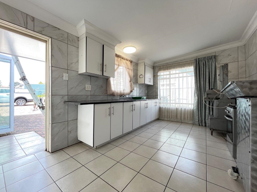 7 Bedroom Property for Sale in Northmead Gauteng