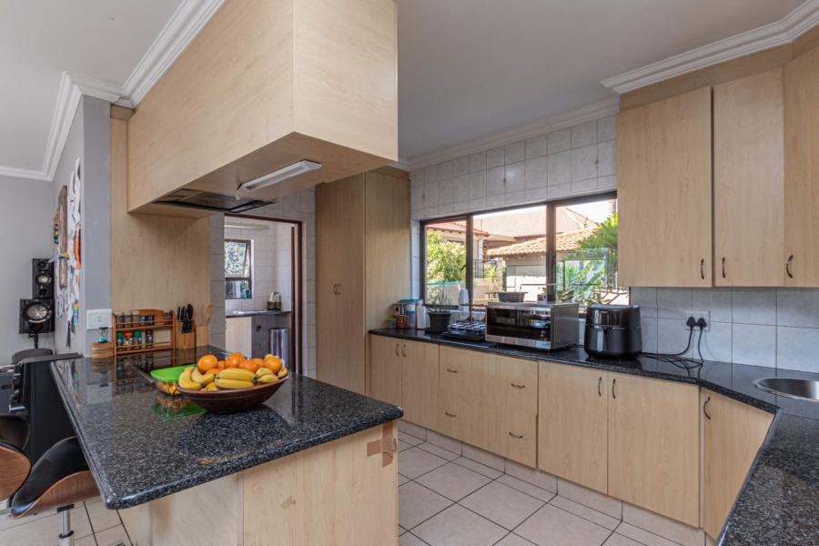 To Let 4 Bedroom Property for Rent in Willowbrook Gauteng