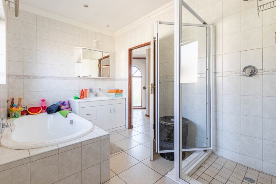 To Let 4 Bedroom Property for Rent in Willowbrook Gauteng