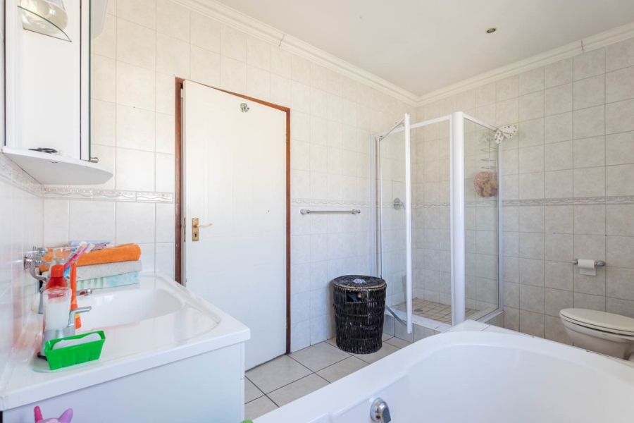 To Let 4 Bedroom Property for Rent in Willowbrook Gauteng