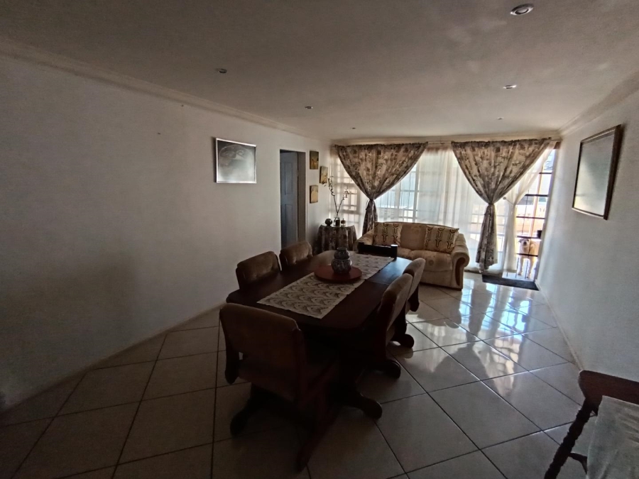 4 Bedroom Property for Sale in Erasmia Gauteng