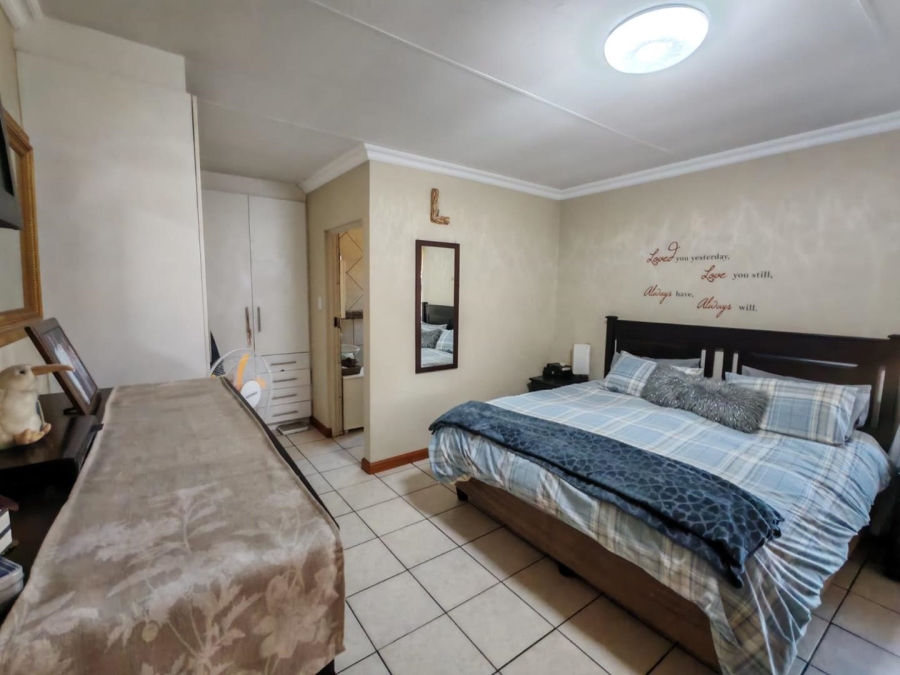 3 Bedroom Property for Sale in Van Riebeeck Park Gauteng