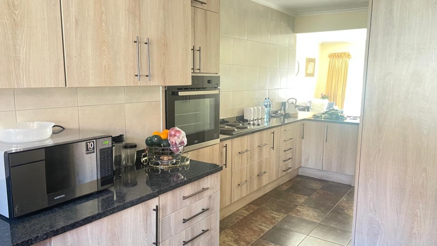 3 Bedroom Property for Sale in Birchleigh North Gauteng
